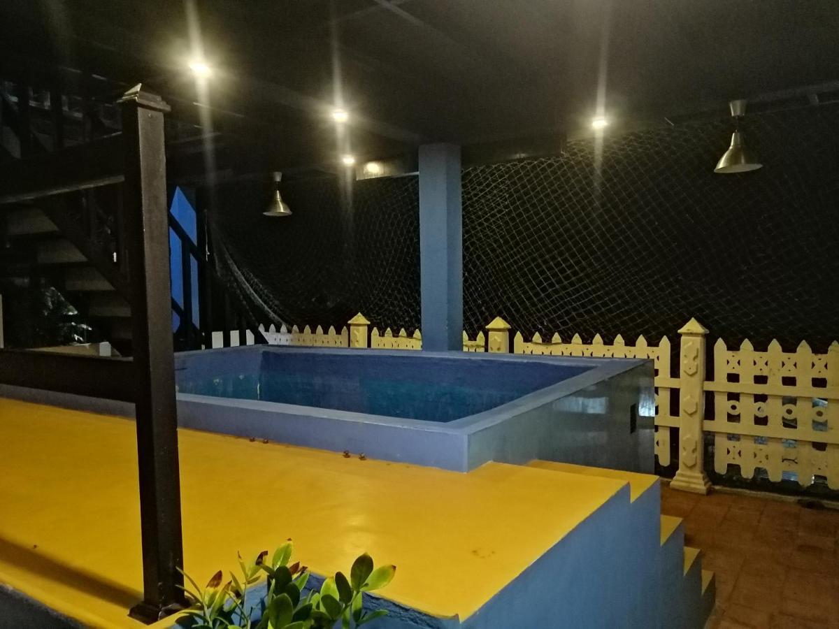 Le Petit Hotel & Restaurant Negombo Esterno foto