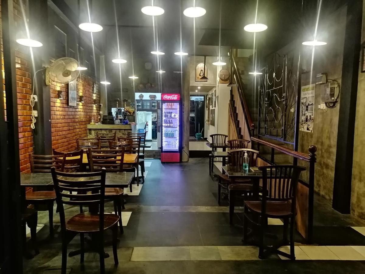 Le Petit Hotel & Restaurant Negombo Esterno foto