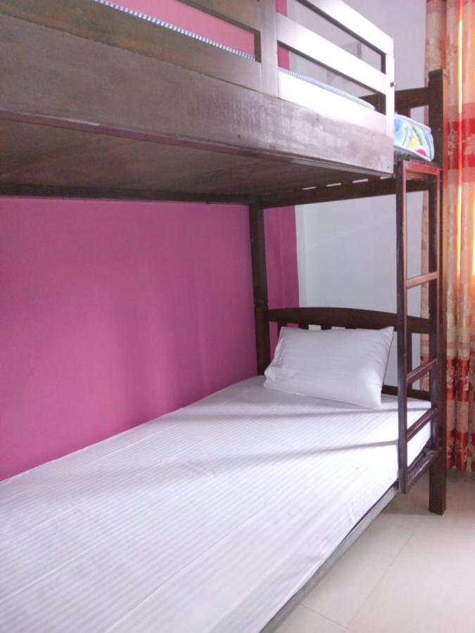 Le Petit Hotel & Restaurant Negombo Esterno foto
